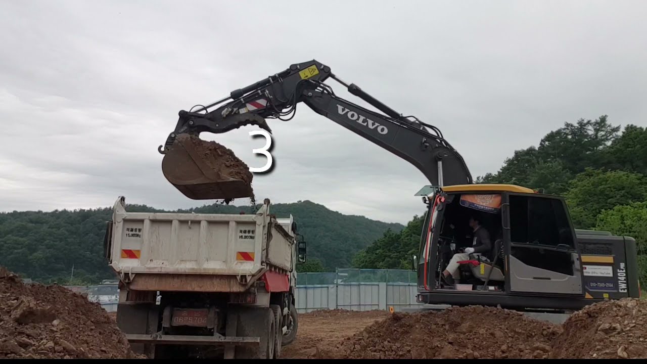 굴삭기 굴착기 06w 포크레인 볼보 15톤 덤프트럭 토사 상차
