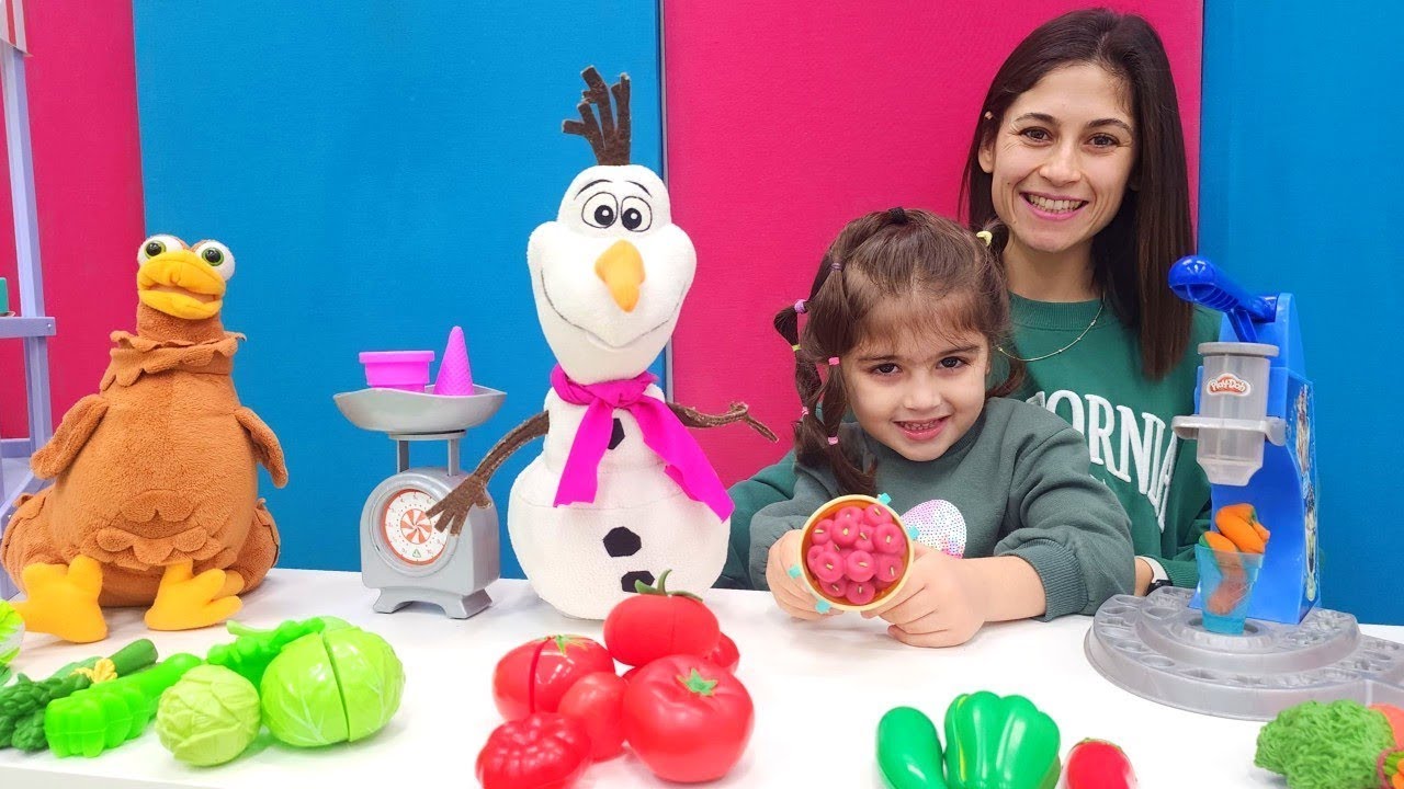 Ayşe ve Defne ile Mini Mutfak! Tavuk şiş ve Patates kızartması! Oyun videoları