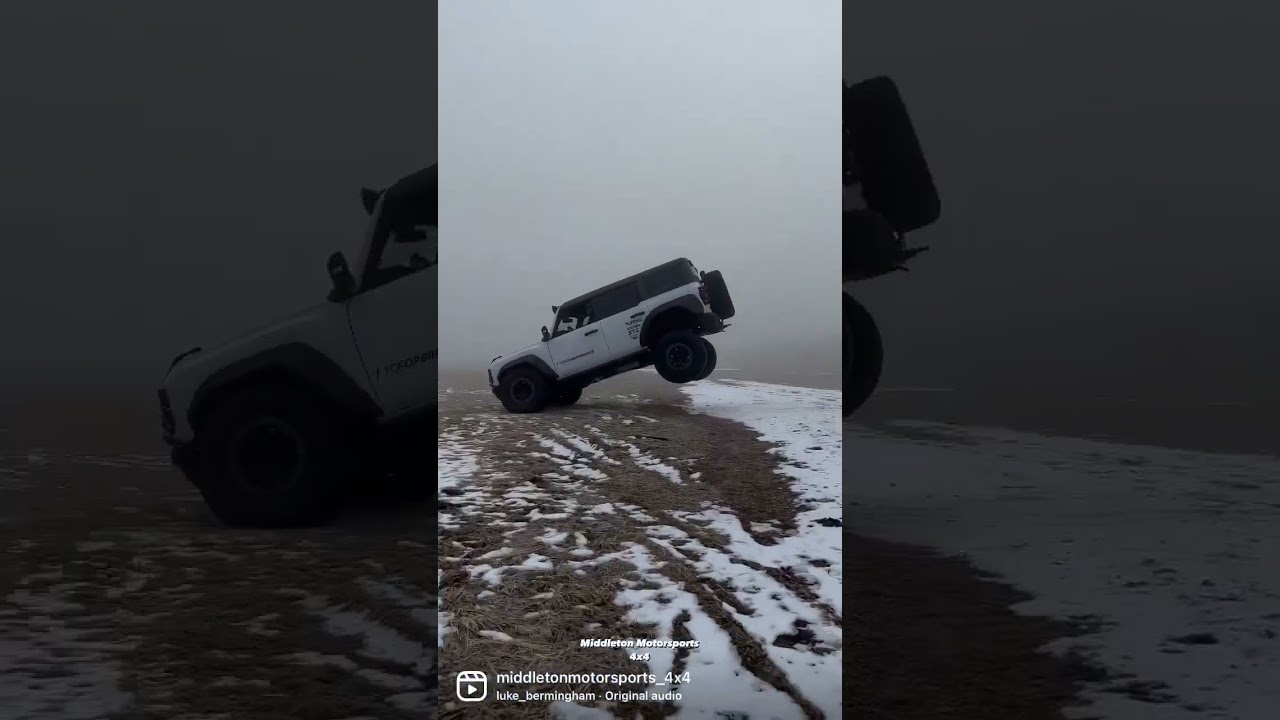 НОВЫЙ Ford Bronco Raptor прыгает по дороге #шорты