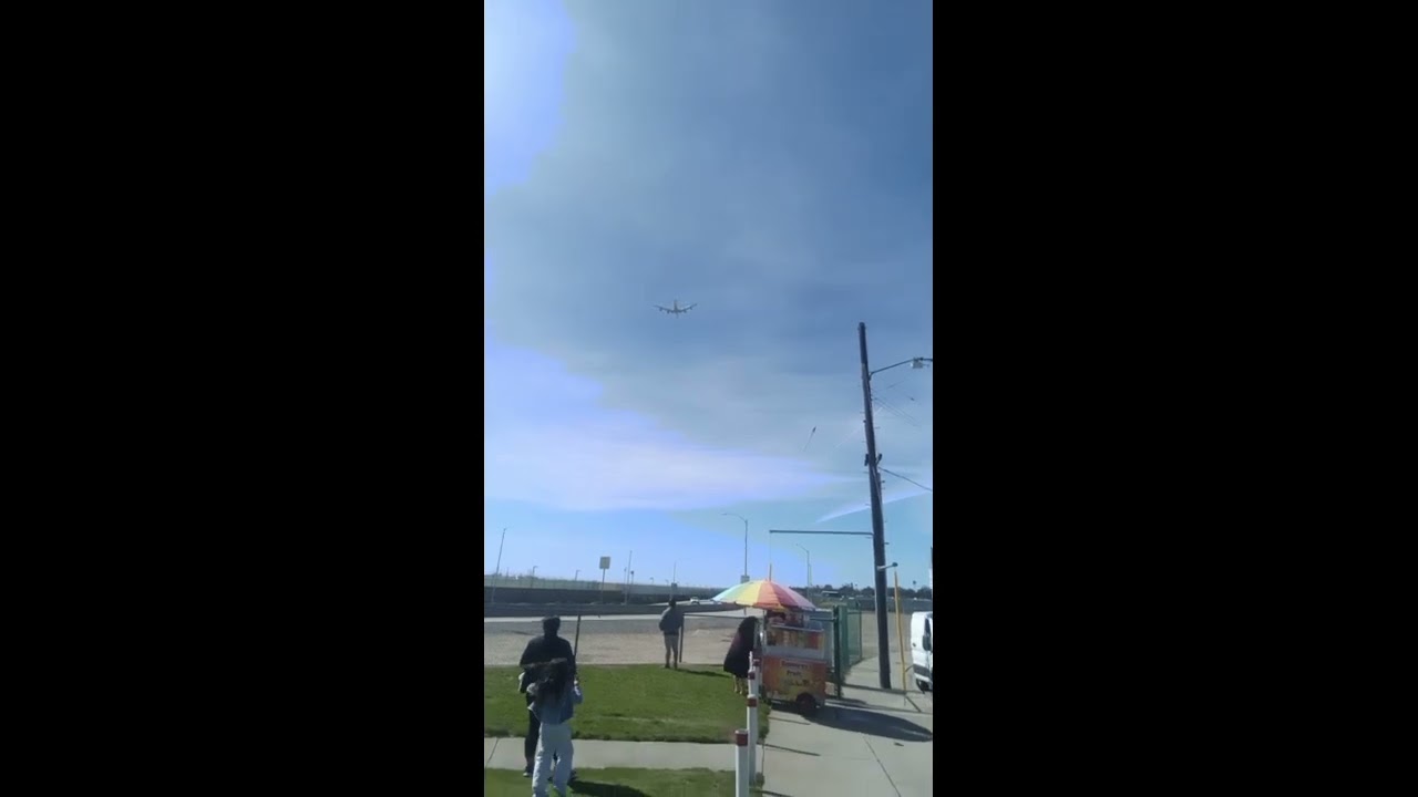 Lufthansa Boeing 747 Aborted Landing and 2nd Attempt 