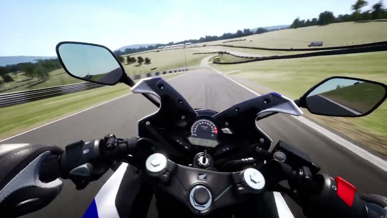 Honda cbr300r being rode fast rounds cadwell slow bike ridden fast ride 4 no rider aids