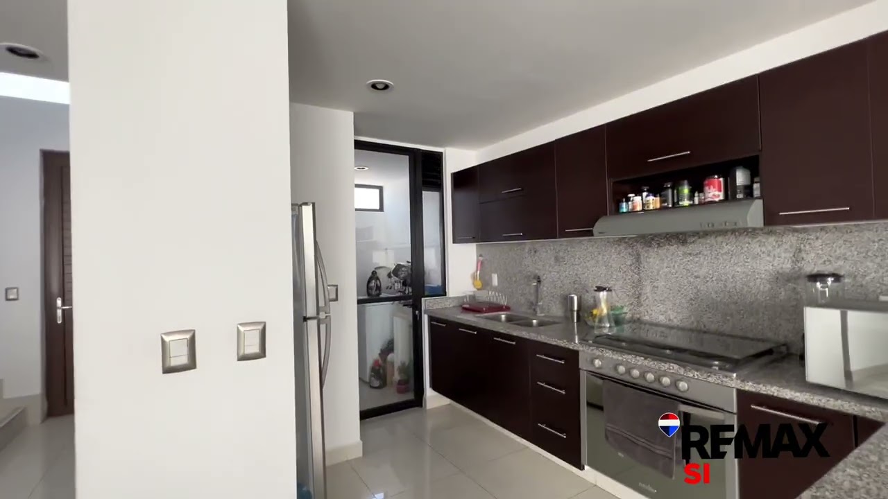 CASA RENTA SANTA FE JURIQUILLA, PONTEVEDRA, $19,000