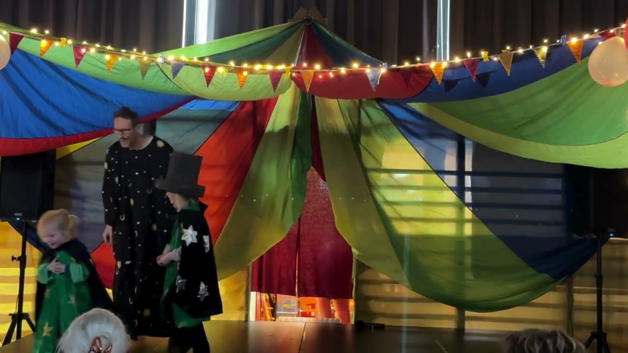 Circus De Berg -  Goochellampjes