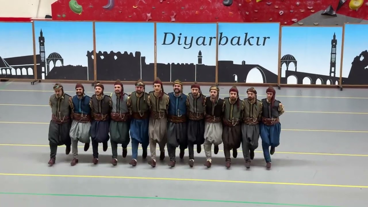 Diyarbakır 2024 İl içi yarışması şirazi surmuş ekip başı oynuyor