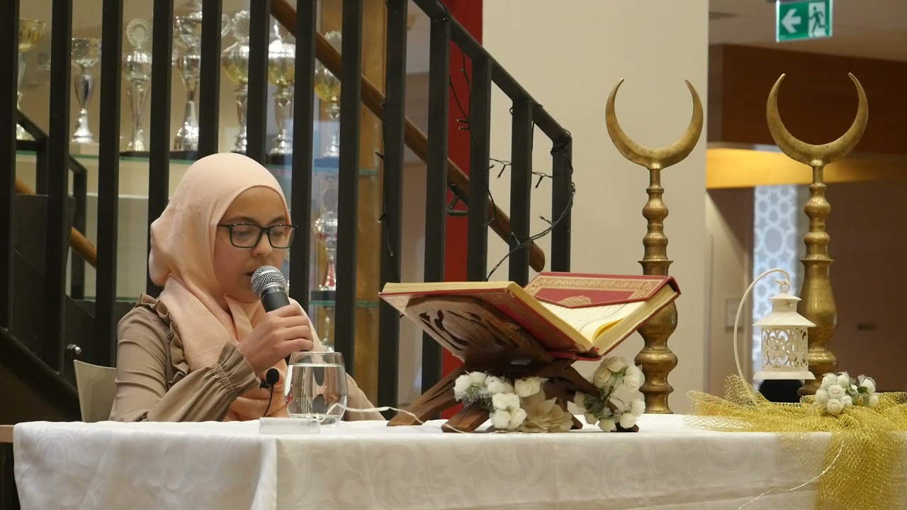 1) Oumaima Adkhoul - Bovenschoolse Korancompetitie Bovenbouw