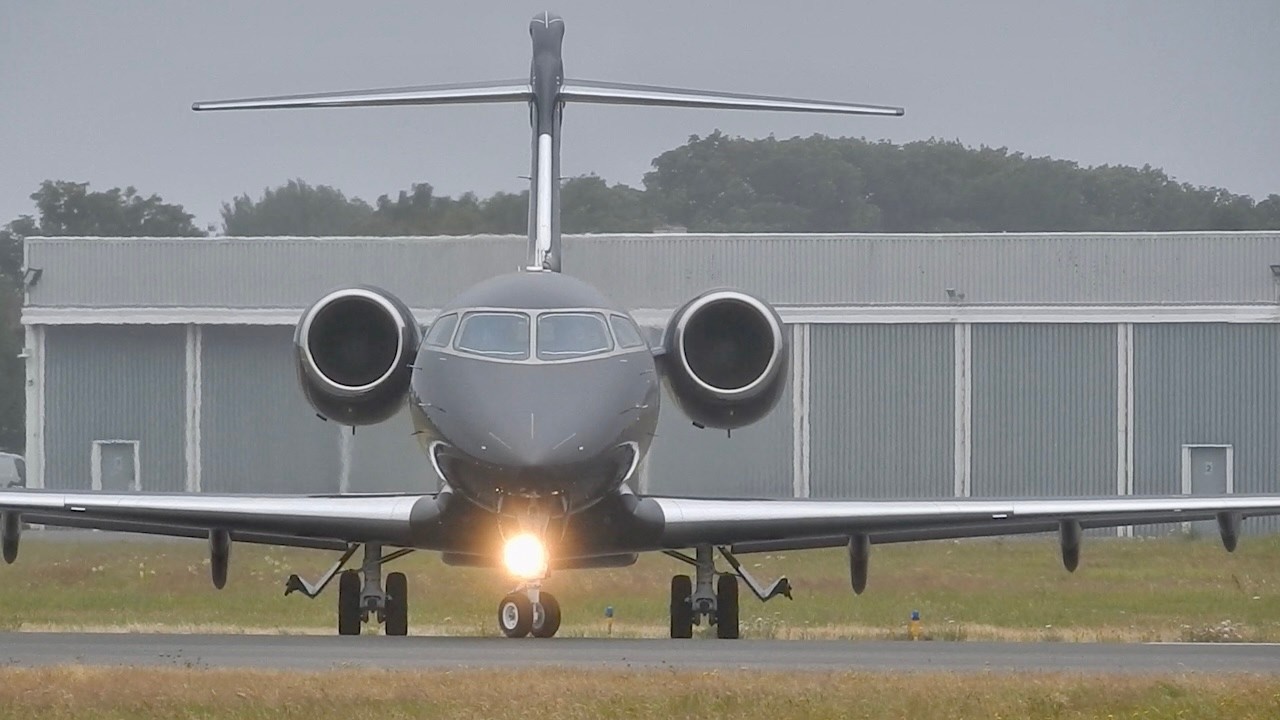🌧️✈️ Extreme Weather Plane Spotting at Guernsey Airport | Rain & High Winds!