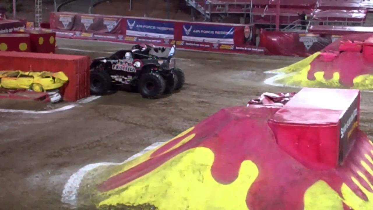 2013 MONSTER JAM WORLD FINALS 14 RACING