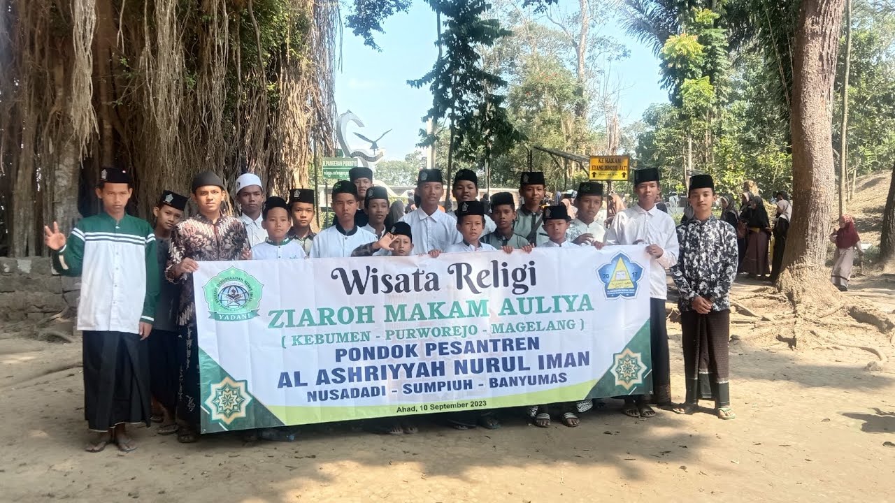 Wisata Religi Ziarah Makam Auliya