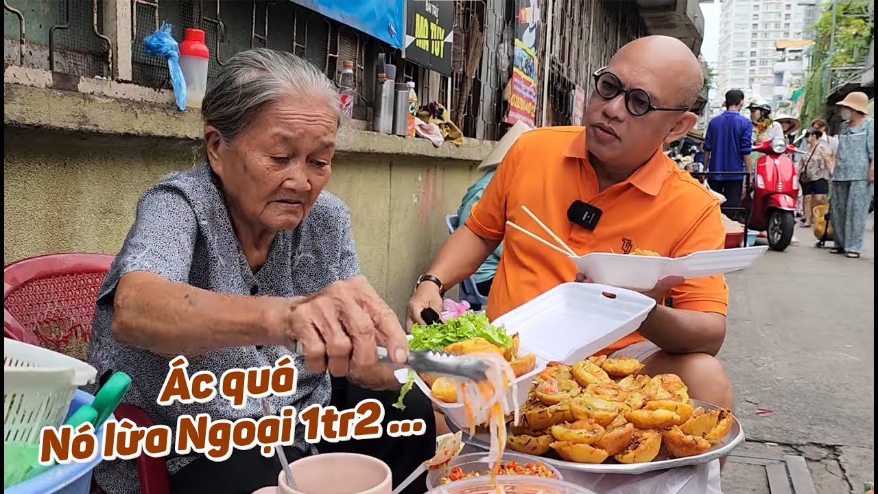 Nghỉ làm bánh mì thứ 7 đi làm video ẩm thực Chợ Phú Nhuận và gặp lại Ngoại Tư Bánh Khọt Tiếng Rao
