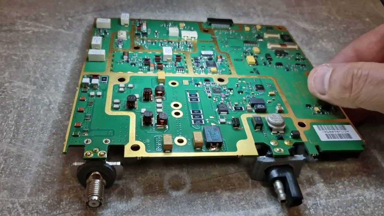 Odcinek 1 - Przestrojenie GM360 z 42-50MHz na 26-30MHz. Tuning Waris GM360 from the LB3 band to CB.
