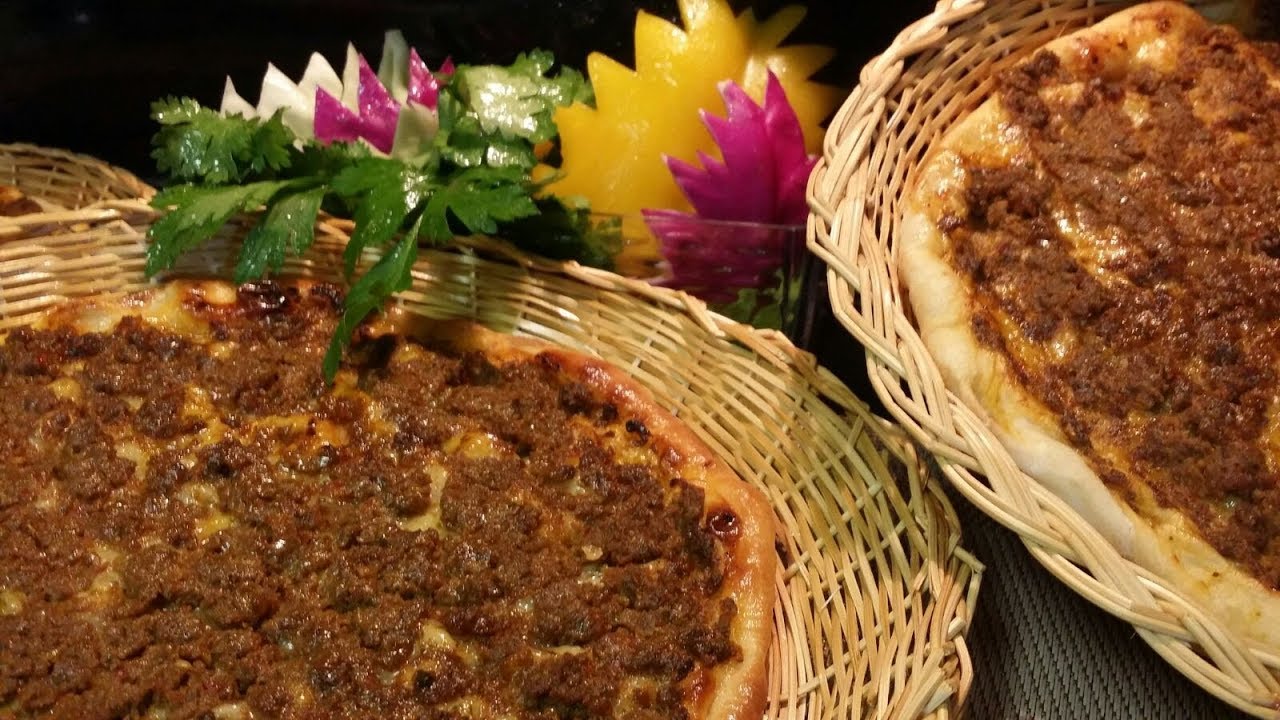 لحم بعجين لايقاوم عجينه هشه وخلطه سحريه لذيذه مطبخ شاي مهيل الشيف ام محمد