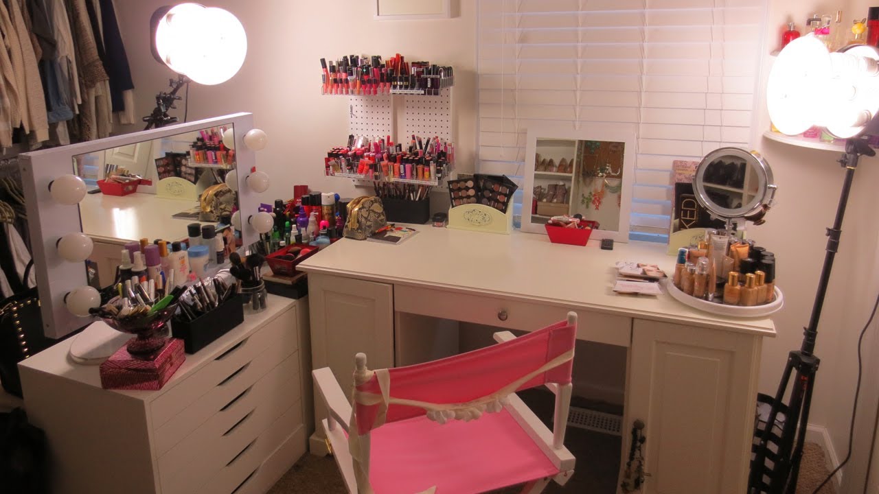 MAKEUP ROOM TOUR! | Vitale Style with Laura Vitale