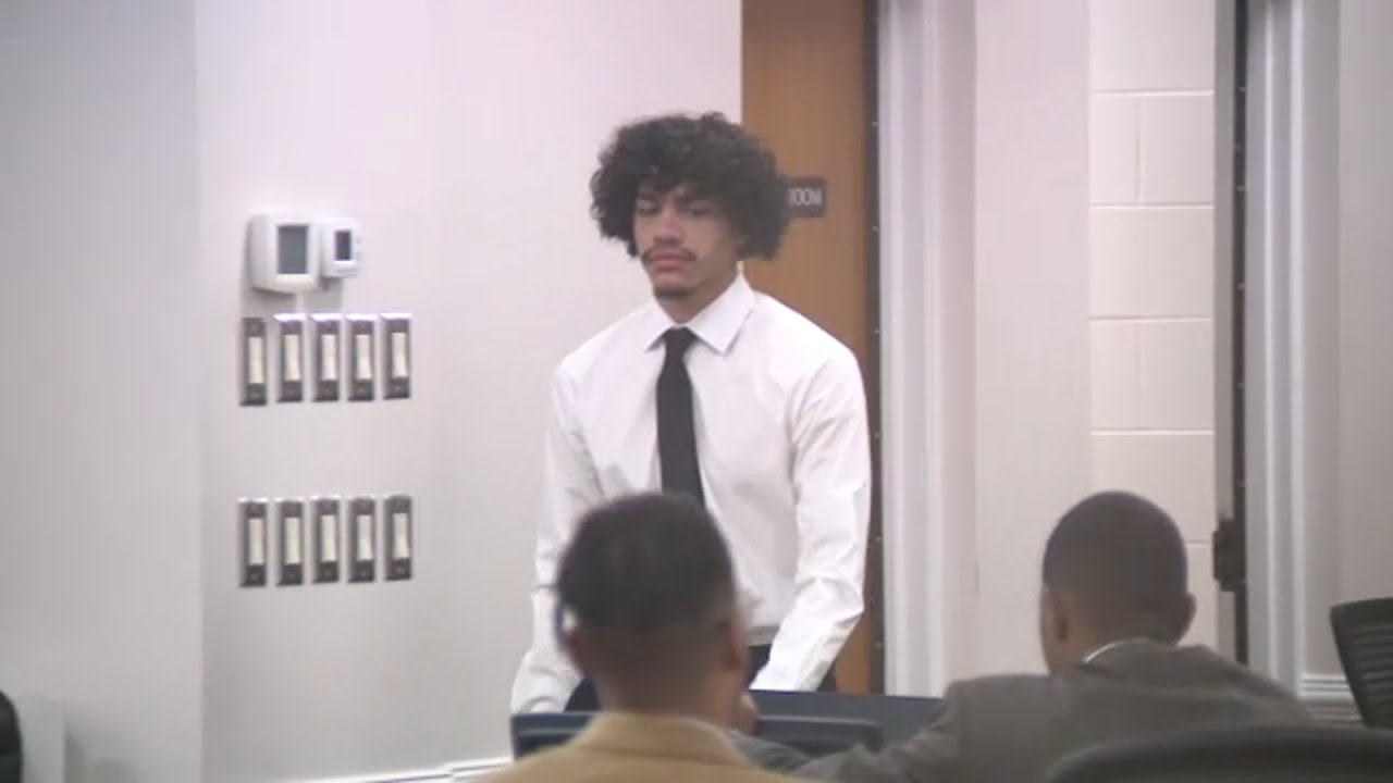 LIVE: Jury deliberations resume in Issiah Ross trial