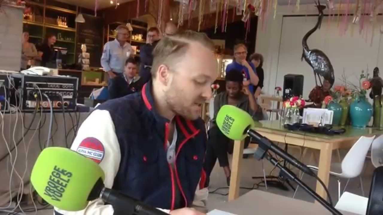 Vroege Vogels - Verrassingscolumn van Arjen Lubach voor Janine Abbring