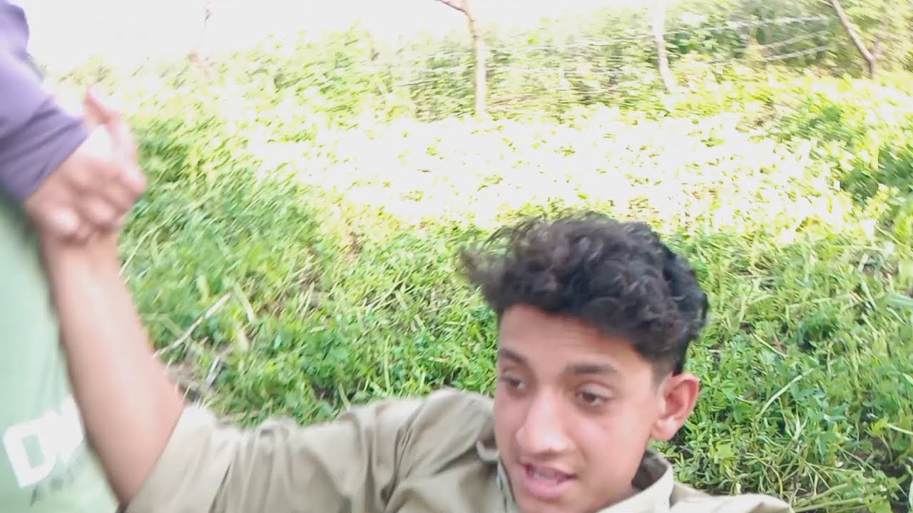 Abhinay utha nahi paya aur 😑 Gira diya mujhe 😆