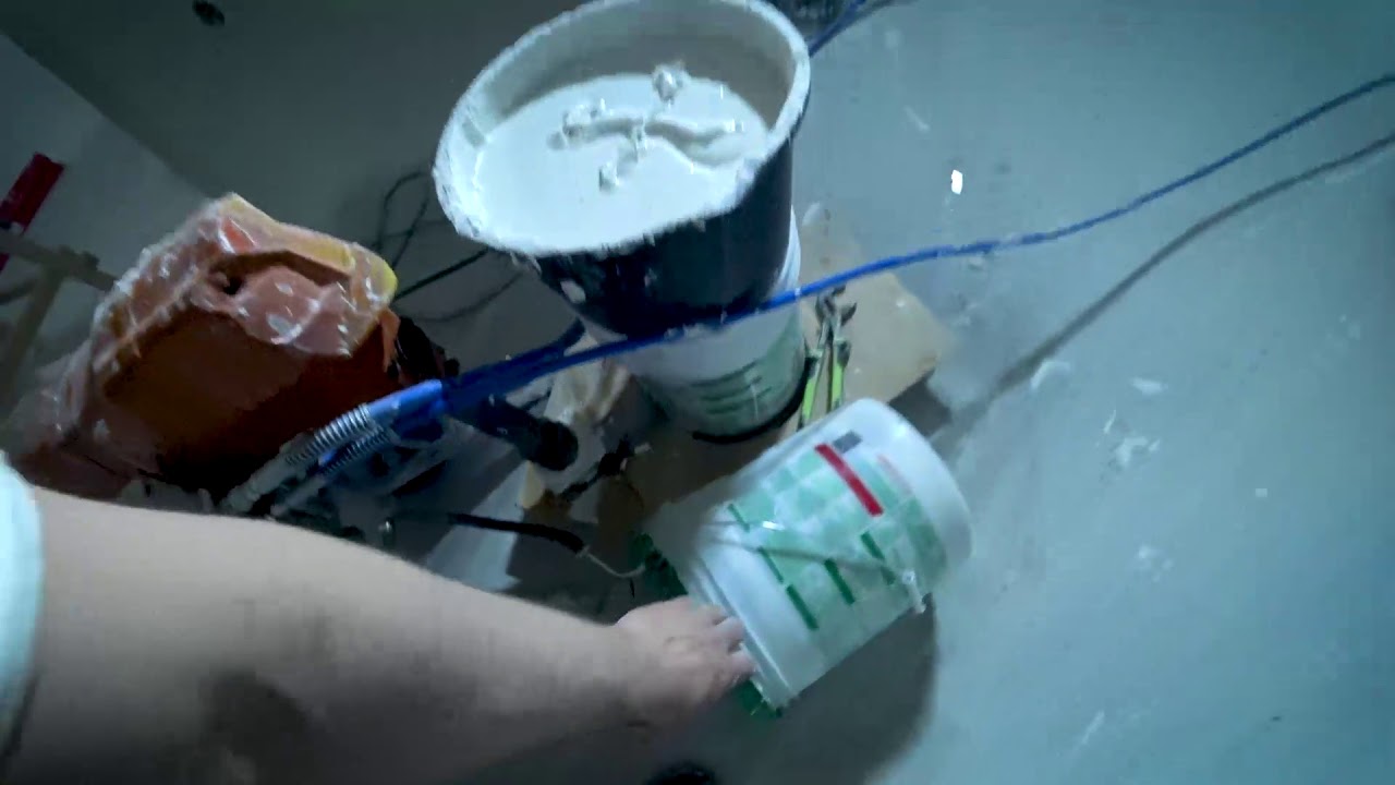 Бункер для шпаклёвки своим руками!))