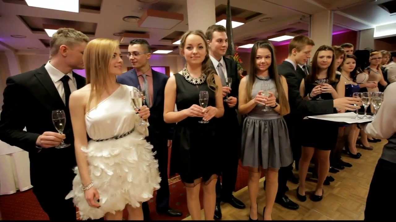 klip Studniowka II LO im. Królowej Jadwigi w Toruniu