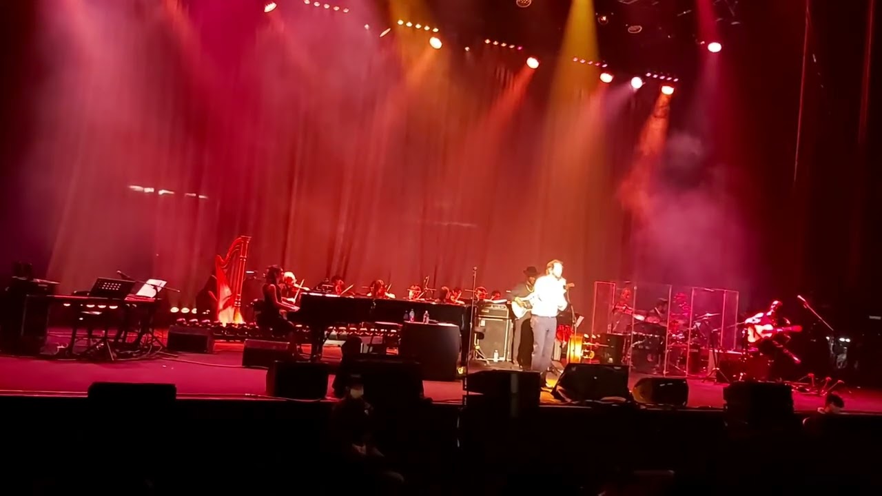 Josh talking a little about Celine Dion/Aléjate/Alla Luce del Sole 02112026 #joshgroban #taipei 