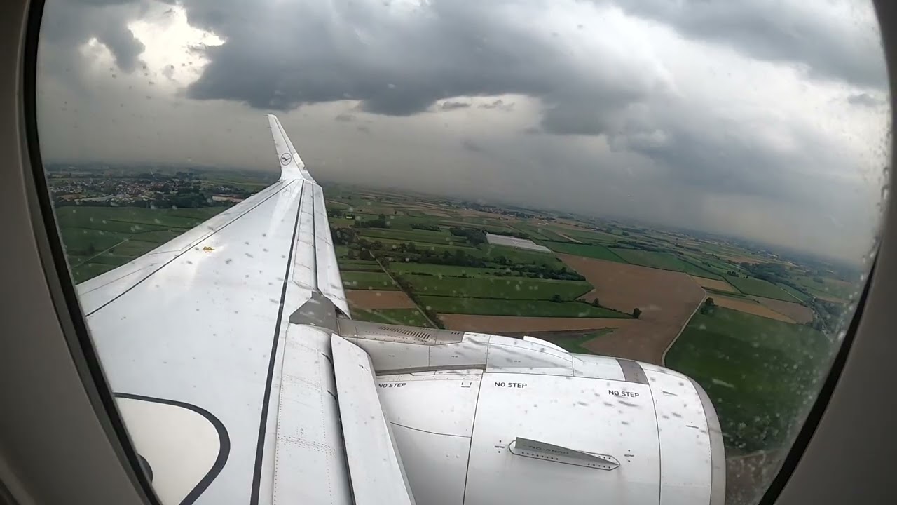Airbus A-320-200 Neo Lufthansa Landing at Munich