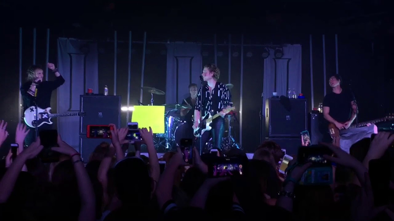 5sos playing Unpredictable beginning & Michael talking in Nashville at the Cannery Ballroom 4/18/18