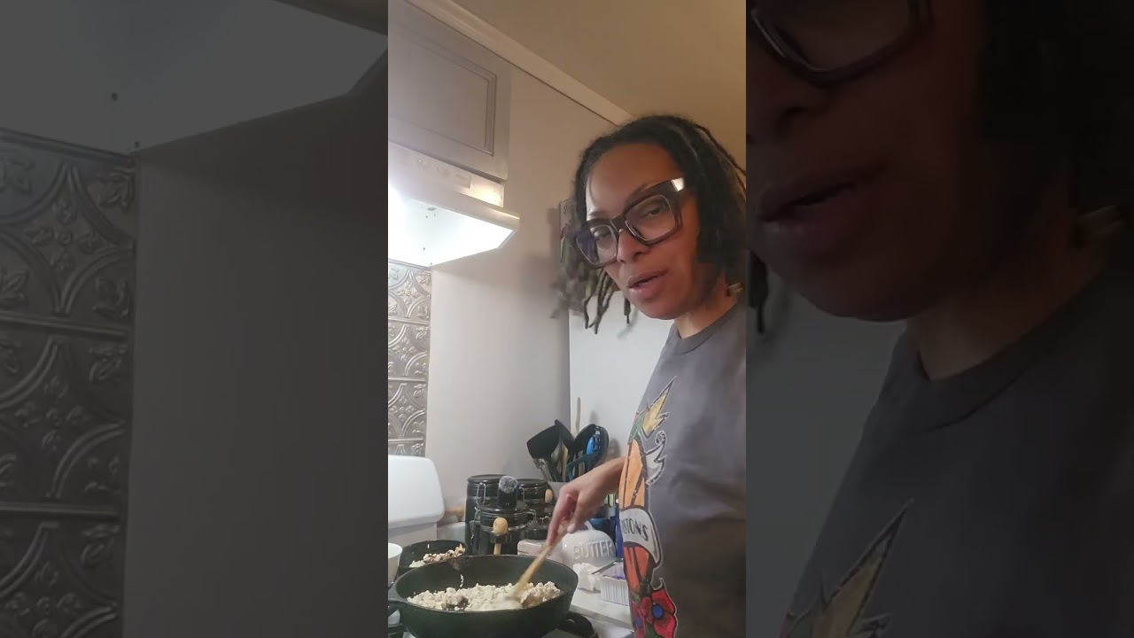 Scrambled Tofu and veggies 😋 