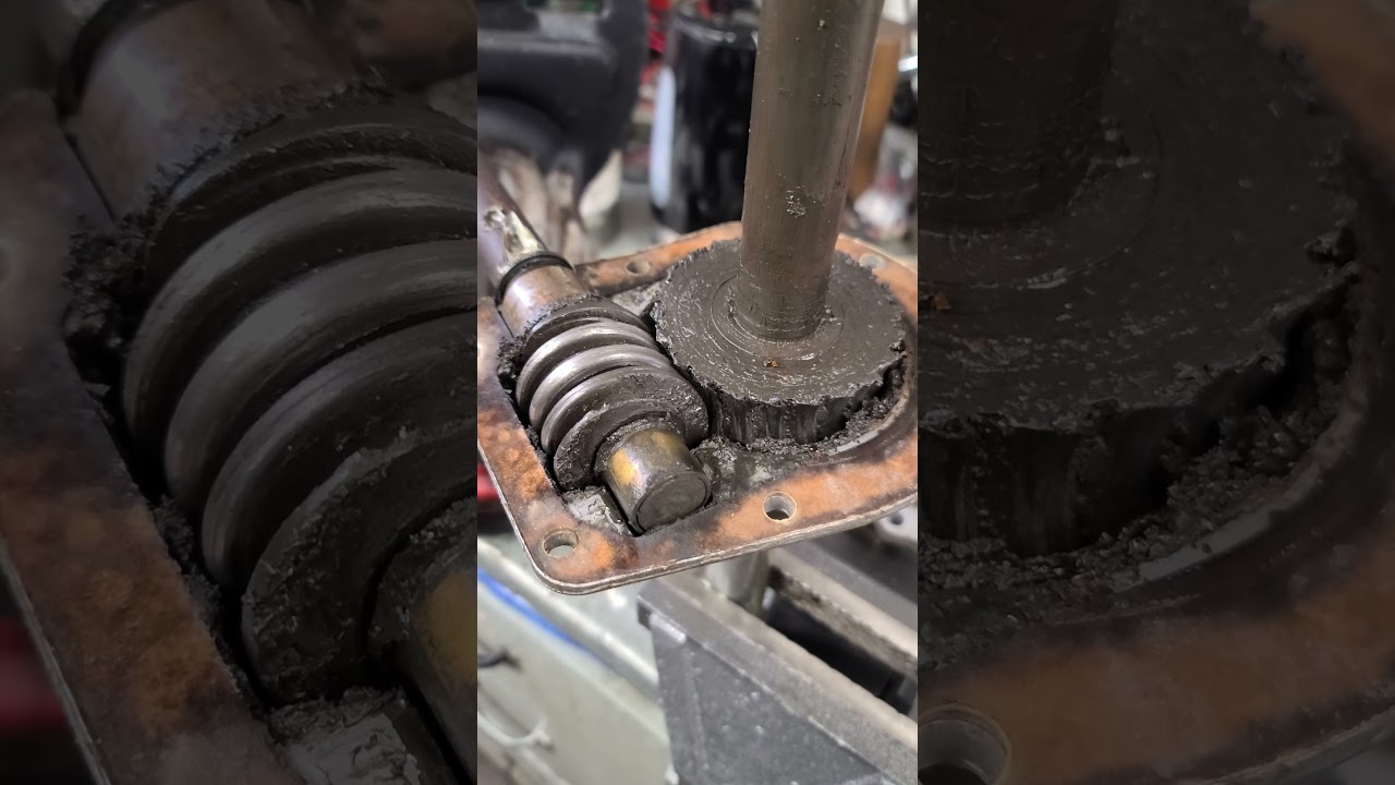 THIS IS WHY YOU SHOULD ADD GREASE TO YOUR SNOWBLOWER AUGER GEAR BOX #shorts #donyboy73 #snowblower