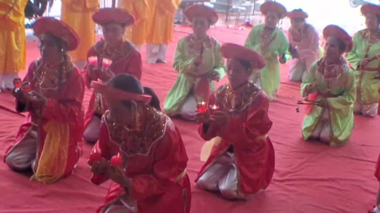 Đội dâng hương chùa Nội Trung Nghĩa Đạo Thuận Thành Bắc Ninh (1)