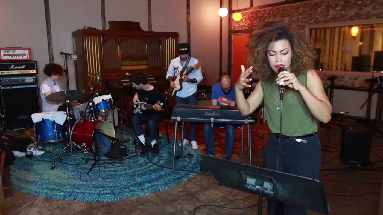 Somebody That I Used To Know - Gotye - FUNK cover ft. India Carney