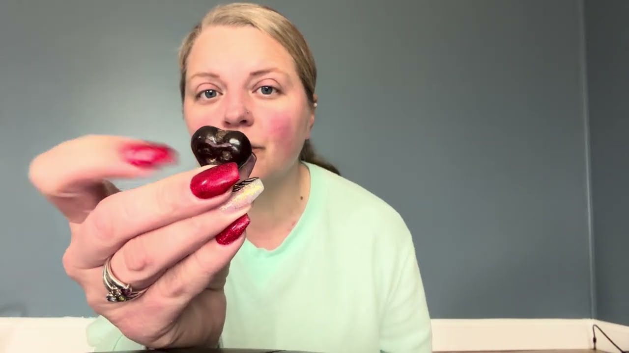 Пробую шоколад и конфеты ко Дню святого Валентина 💘 из магазина Dollar Tree 💕