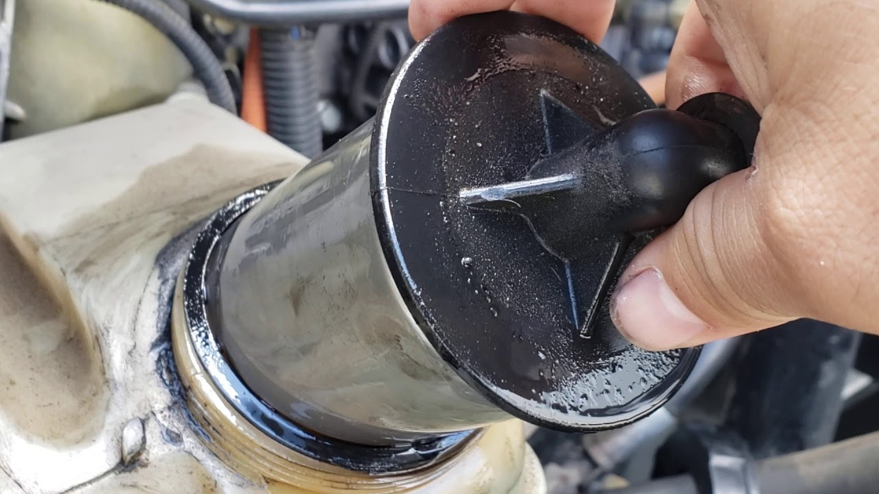 Freightliner Cascadia power steering reservoir oil leak Seal  FIX