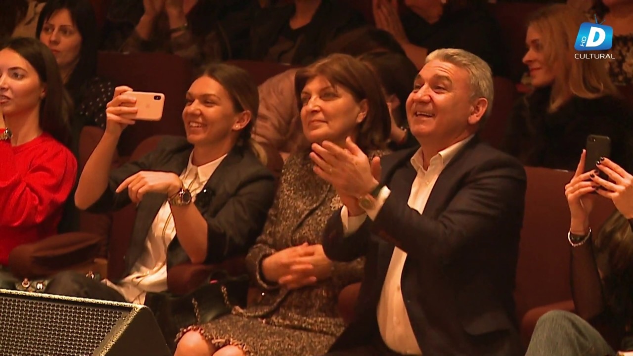 IHOLU - Luna alba, Kavalla - Simona Halep - Primuveara Armanjloru 2018