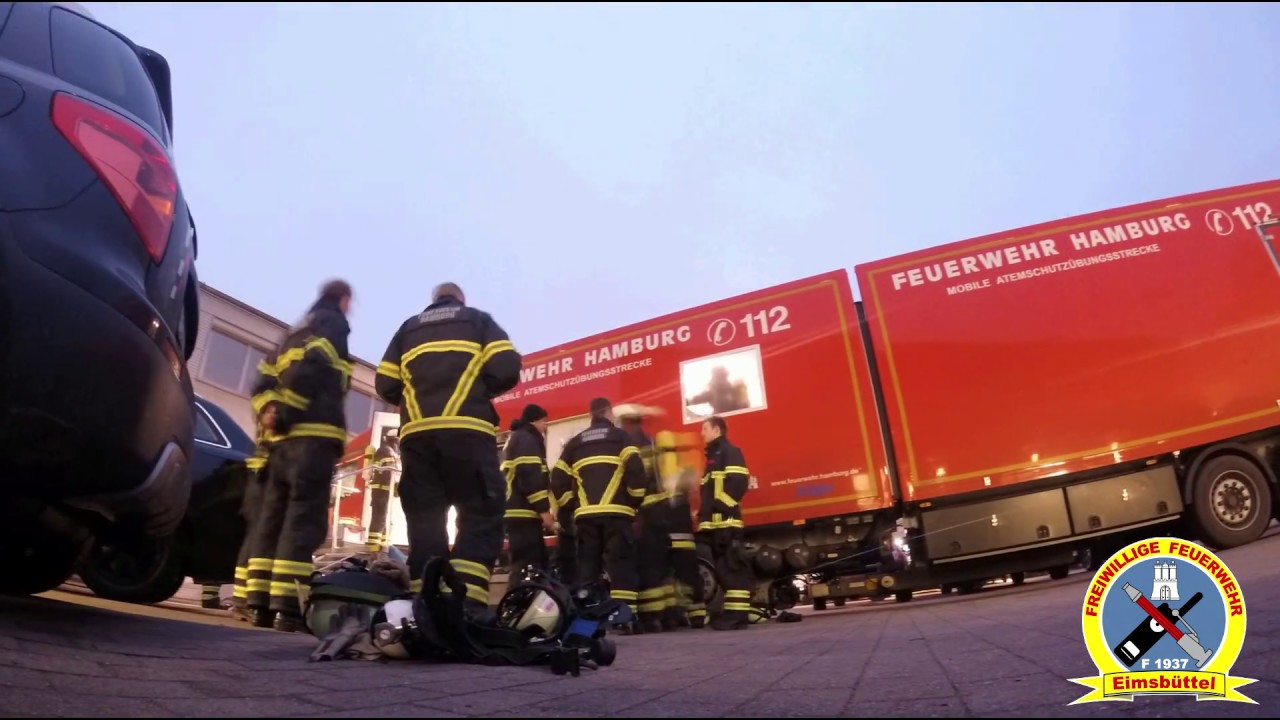 Atemschutzübung in der neuen mobilen Atemschutzstrecke (MOBAS)