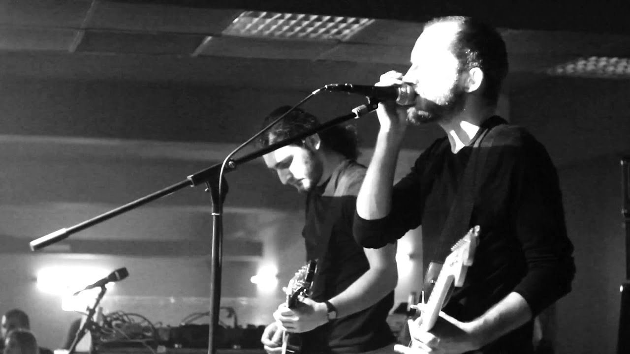 Fluturi pe asfalt - Spatial (Live in Uderground pub)