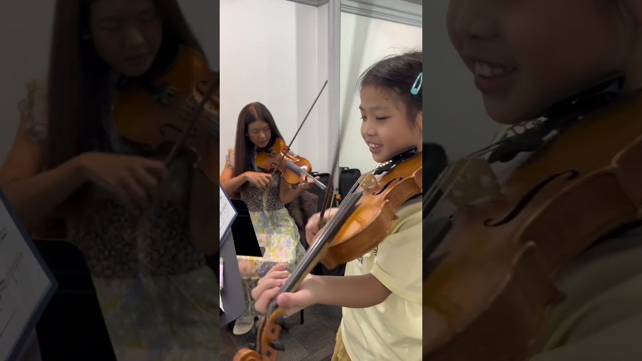 Jajah's violin lesson