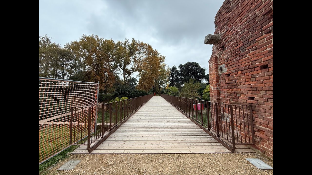 Novara: riaperta la passerella pedonale del Castello