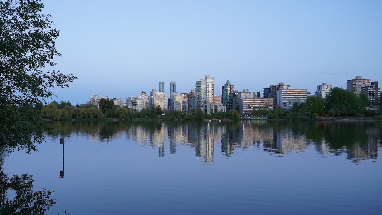 Lost Lagoon, Vancouver, BC - Evening Walking Tour in 4K (UHD)