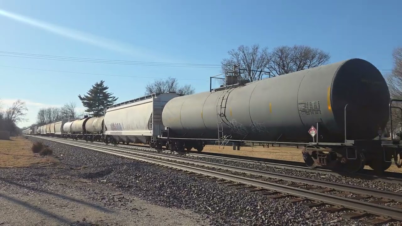 NS 7602 Leads UP MNPPR At Franklin Grove Illinois