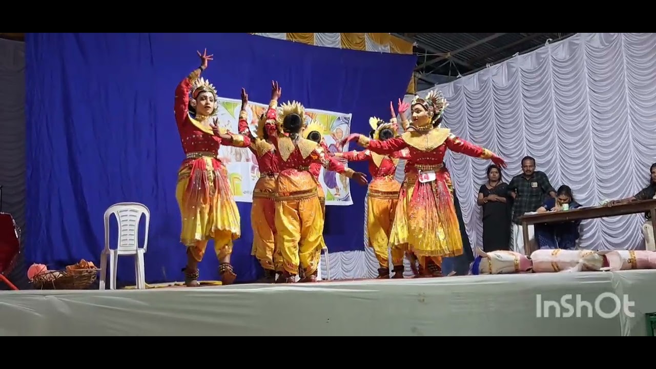 Ammalu group dance by sub district school kalolsavam..💃💃