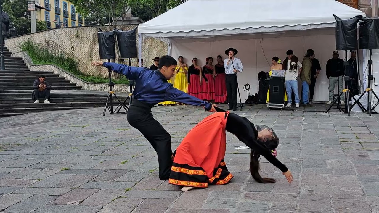 MALAGUEÑA - TRADICIÓN MESTIZA, EN SAN BLAS, QUITO.