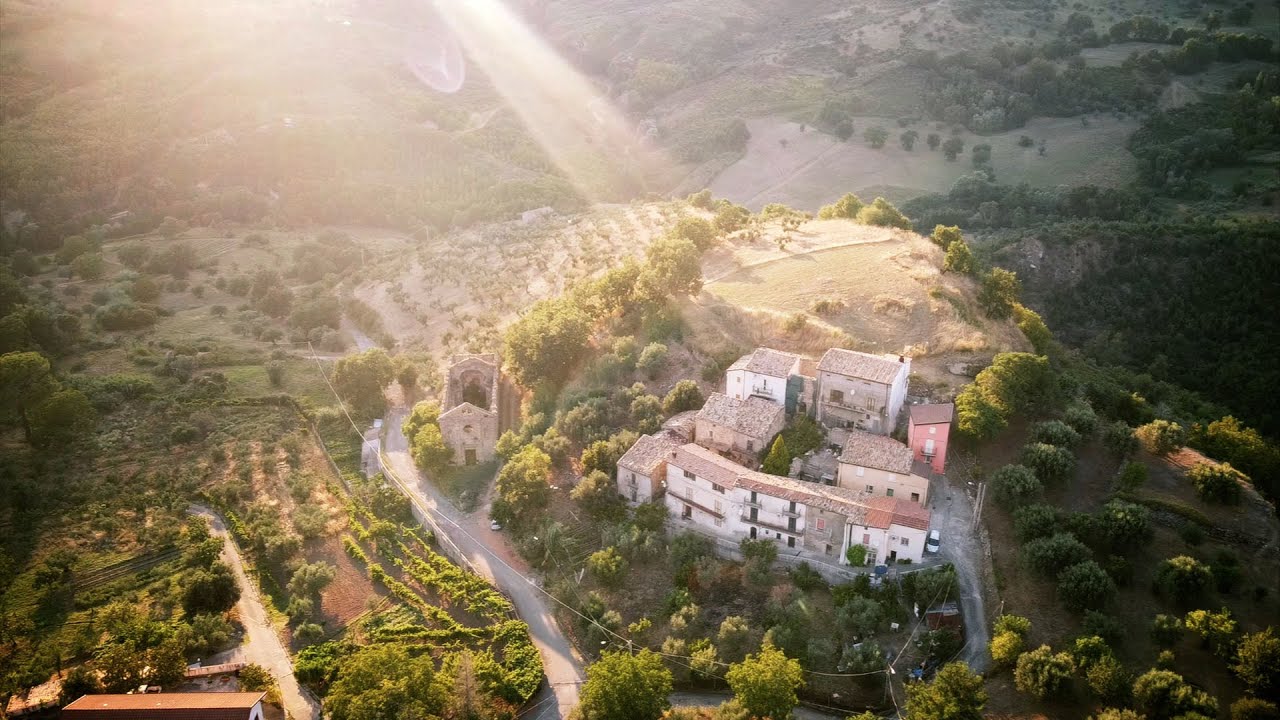 SOTTO IL CIELO D'ESTATE - IN VOLO SU LATTARICO