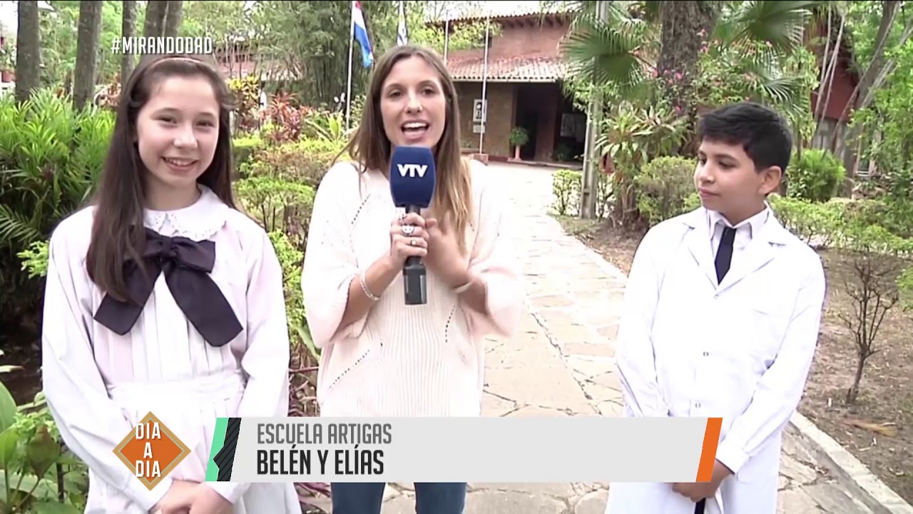 Anahí recorrió la escuela Artigas en Asunción