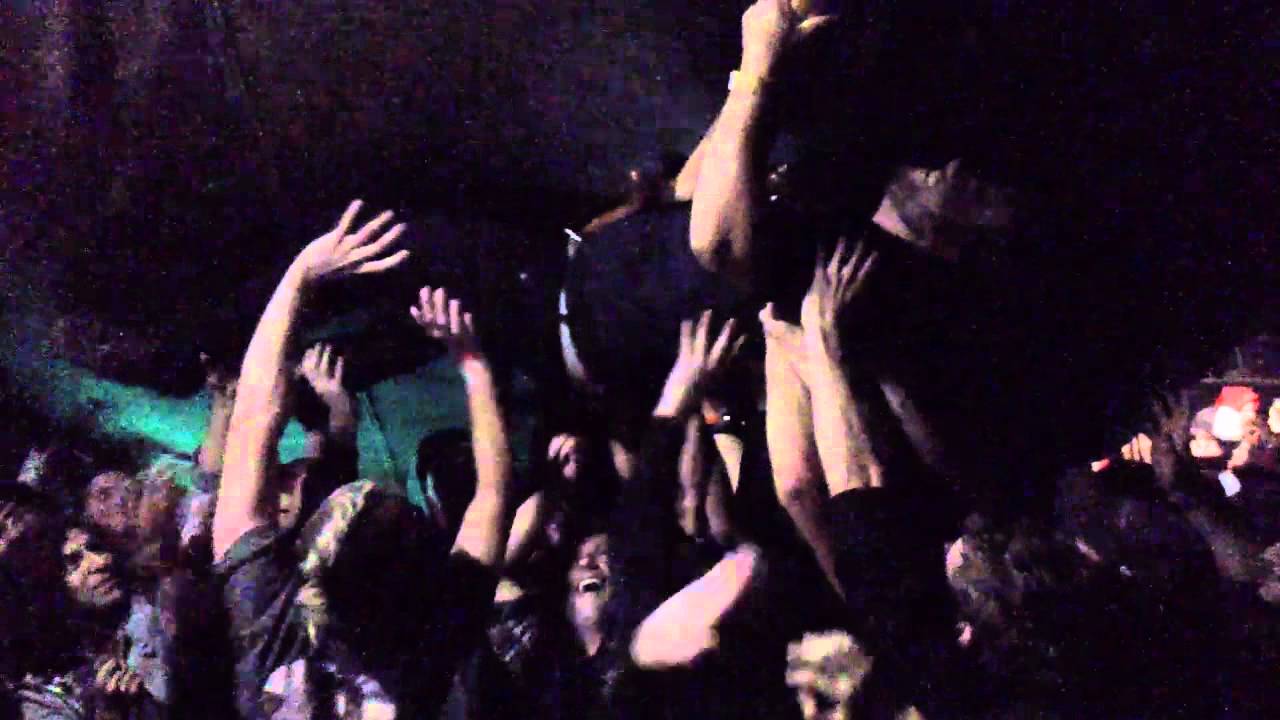 ESAZLESA - PAMĚŤ (Live @ Fluff Fest 2012)