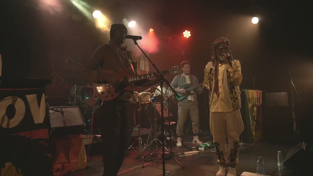 PABLO U-WA  / Old Daddy / en concert à Paris.