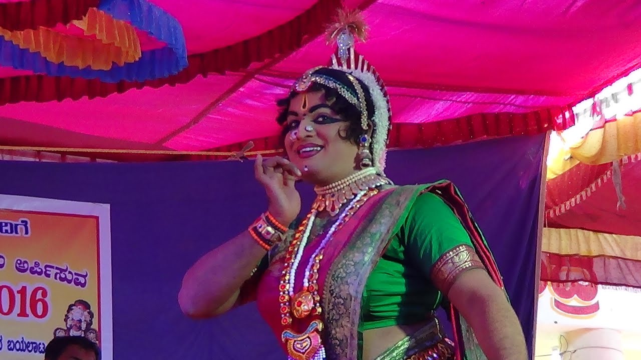 Yakshagana -- Akshay kumar as Mohini - Bandanasura vairi  ....Beerutha kiru nageya...Kakyapadavu