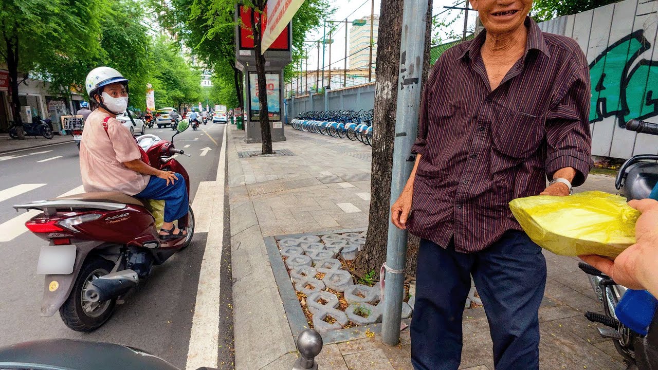 Giving Away 1,000 Rice Boxes — Vietnam Changed Me