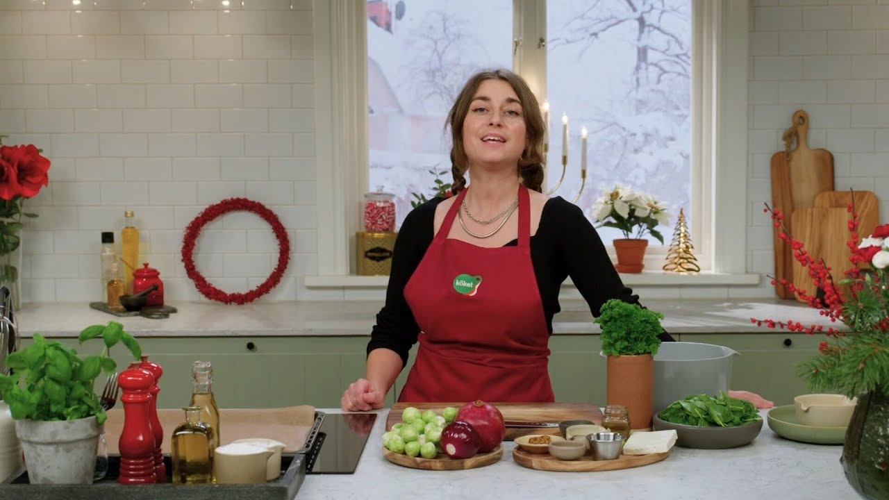 Rostad brysselkål med marinerad lök, granatäpple och fetaost - Köket