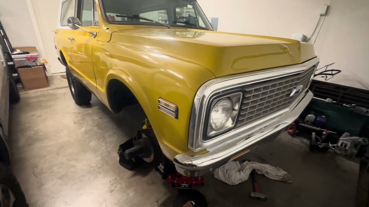 How to Remove Rusted Leaf Spring Bolts on Suspension using Ramset ! BEST METHOD BY FAR