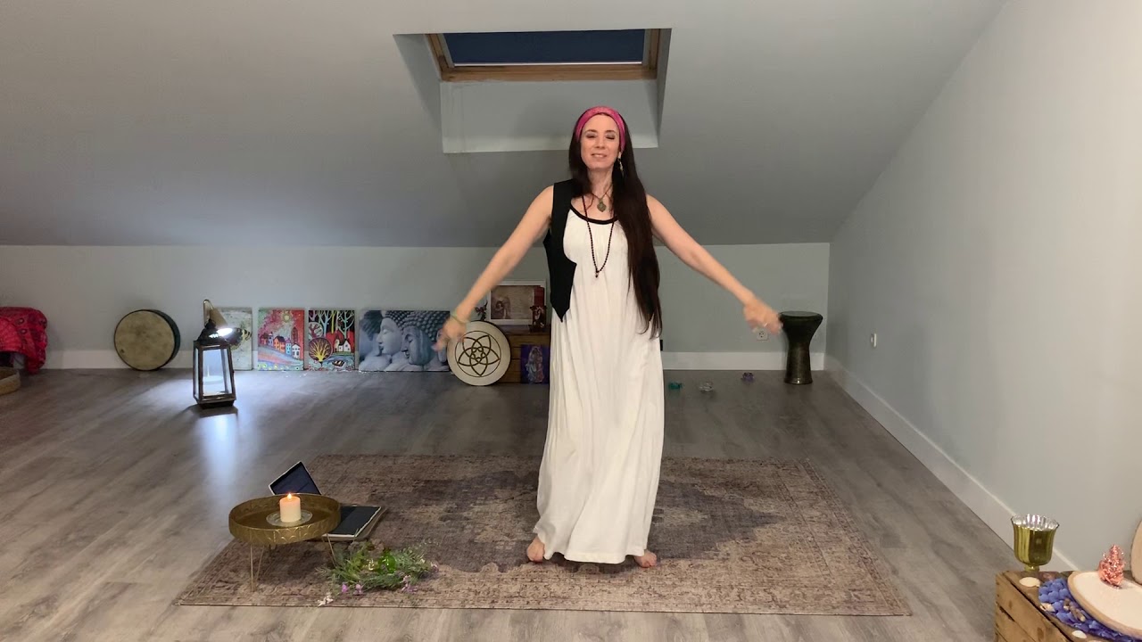 Refuerza el Aura con Mudras y Movimiento