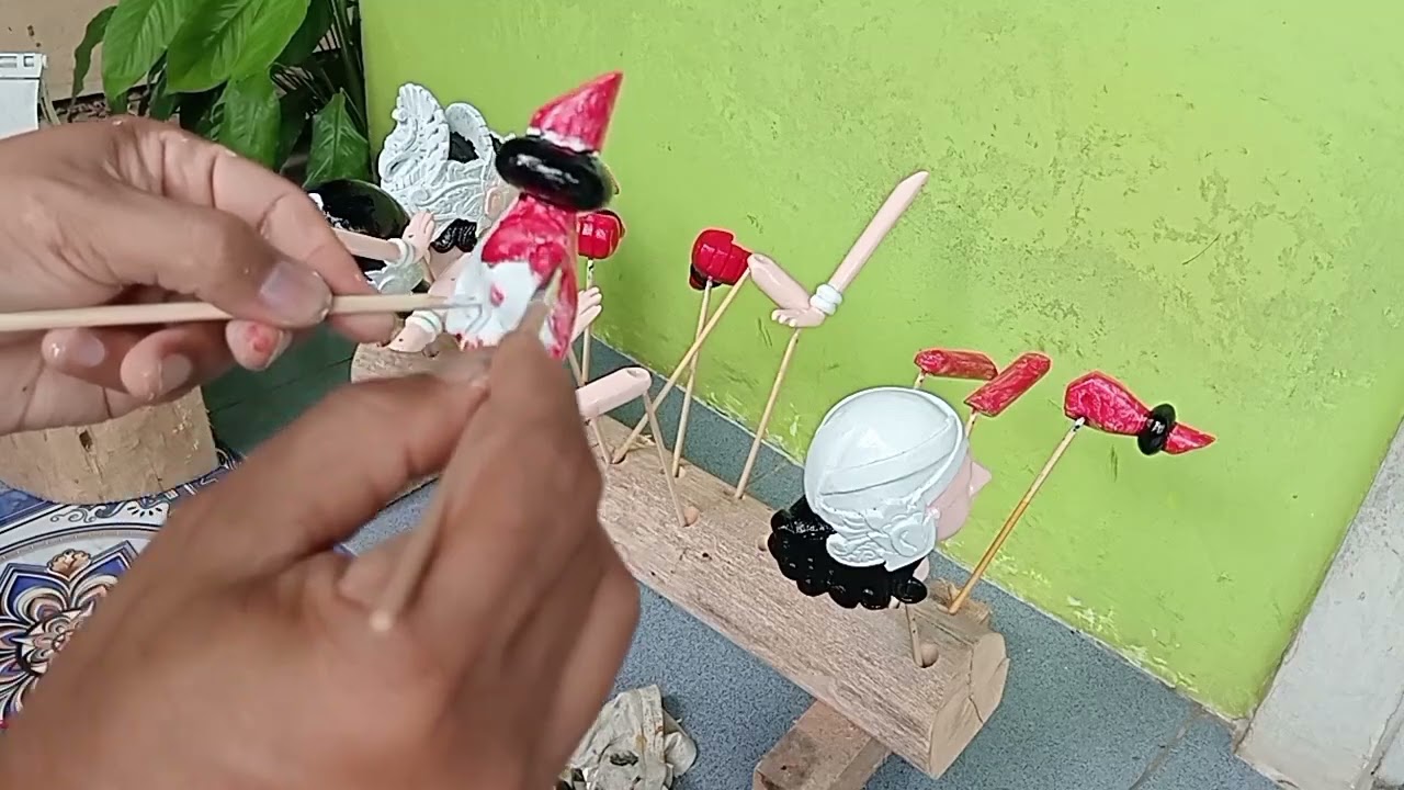 Mengecat Tangan Cepot #viral #wayangkulitindonesia #wayanggolek #diy #budayajawa #nusantara #kreatif