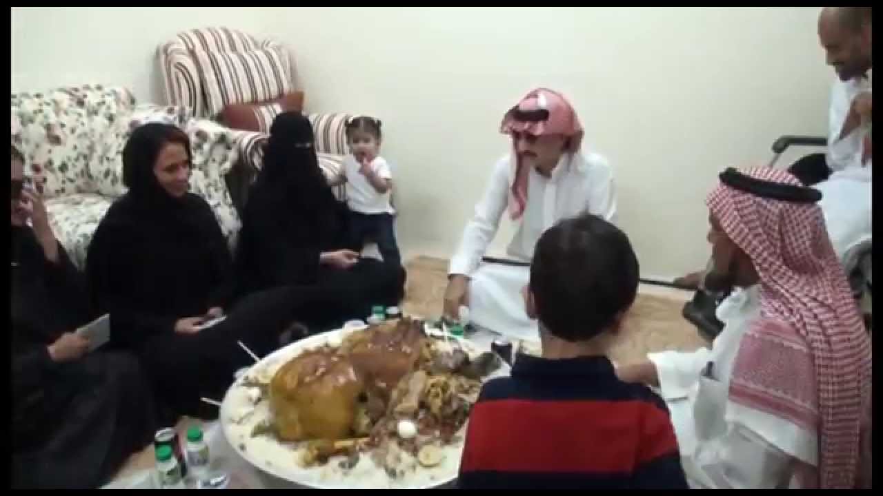 الامير الوليد بن طلال يقوم بتوزيع الشقق الممنوحة من مؤسسة الوليد بن طلال الخيريه في اليوم الوطني